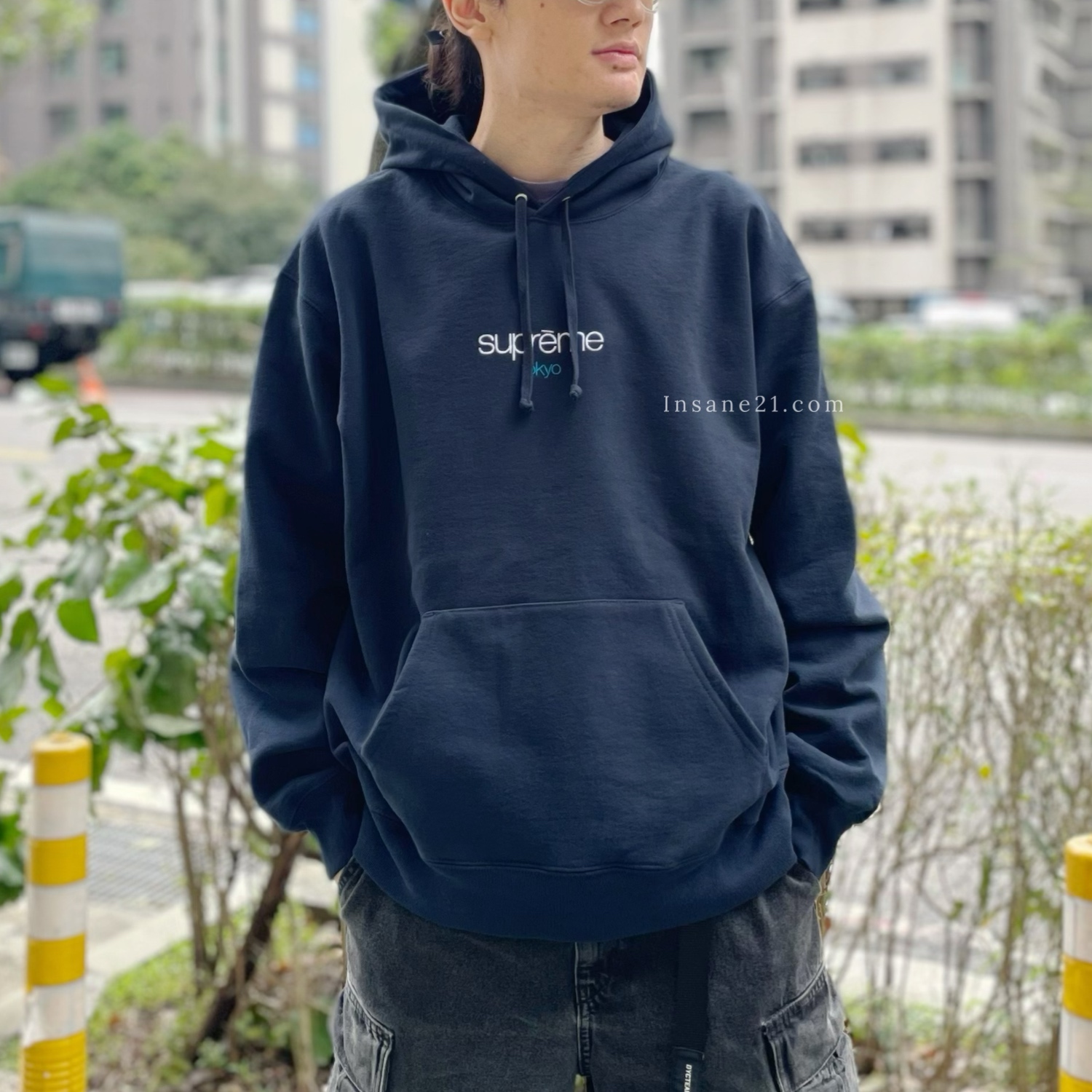 SUPREME TOKYO HOODIE 東京限定 深藍色 帽踢 胸口刺繡 LOGO 秋冬服飾