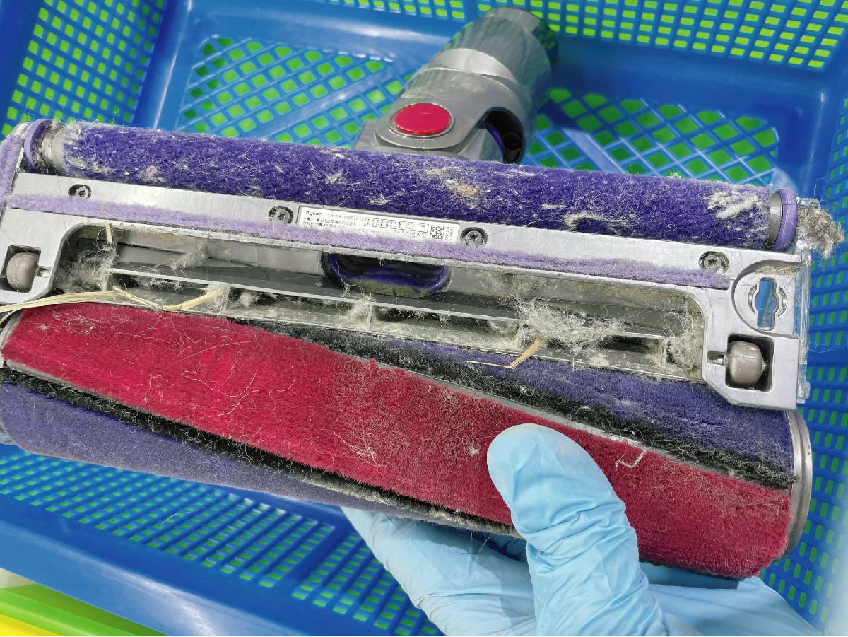 維修前 刷頭軸心纏繞毛髮 齒輪磨損