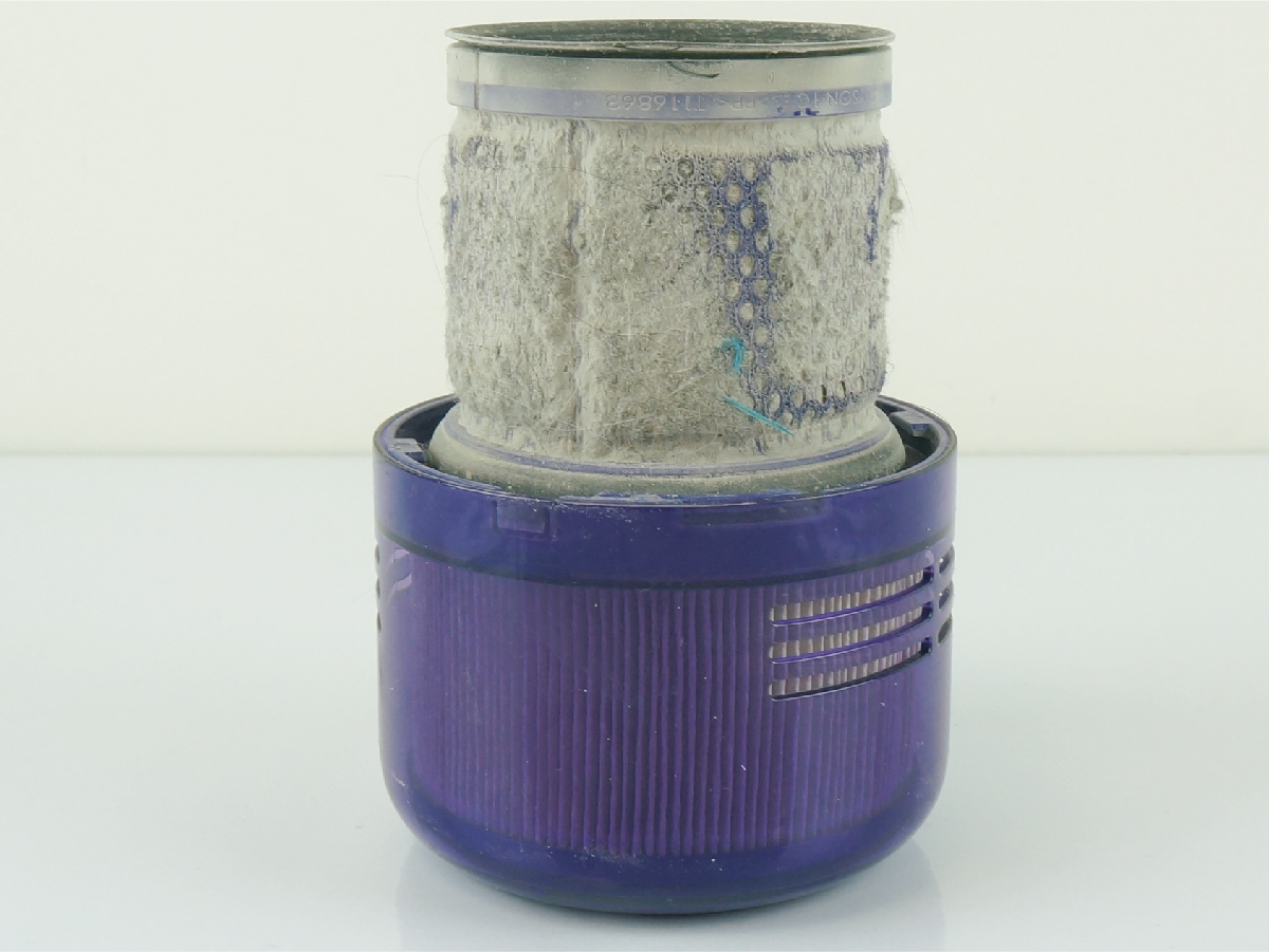 維修前 濾網飽和與密封墊硬化 造成外漏與異味