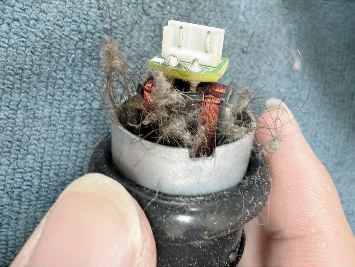 維修前濾網與馬達積塵阻力過大