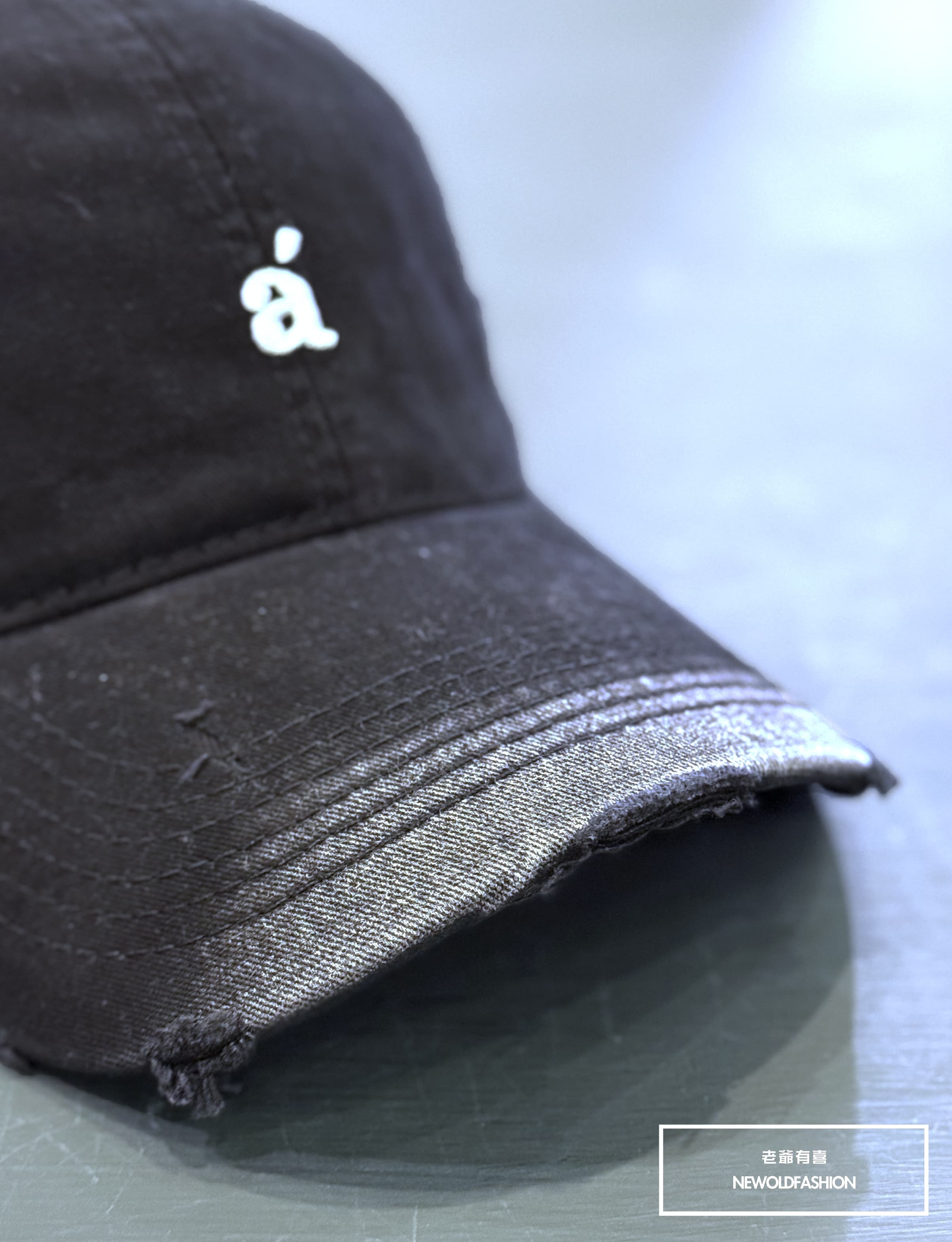 『新品上市』重磅a'刺繡暈染棒球帽-黑