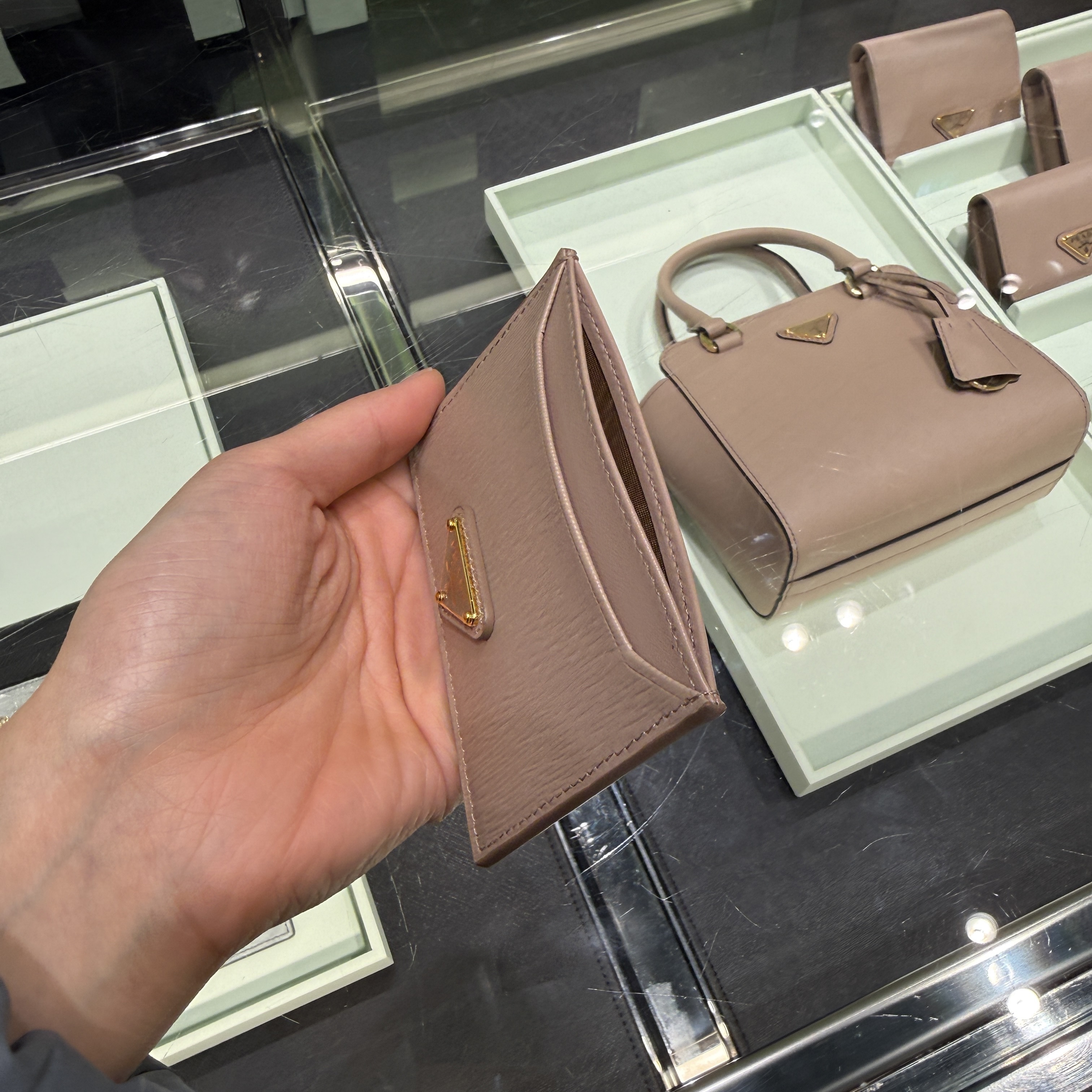 Prada Vitello Move Leather cardholder Dusty Rose 1MC208