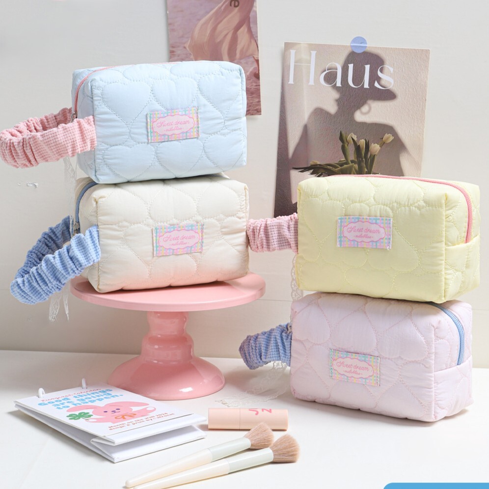 《6335》愛心車線蕾絲綁帶撞色化妝包