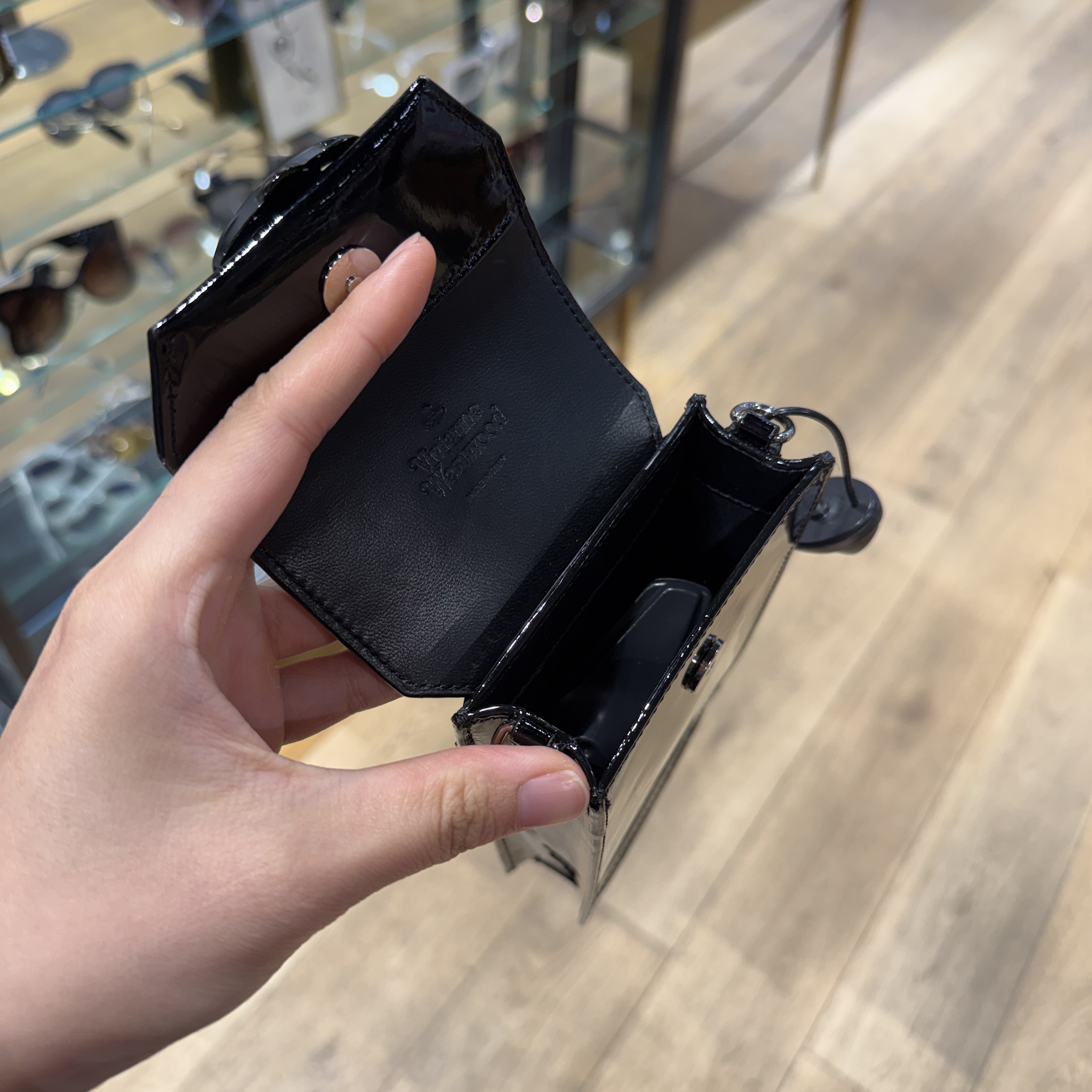 Vivienne Westwood Shiny Phone bag Total black