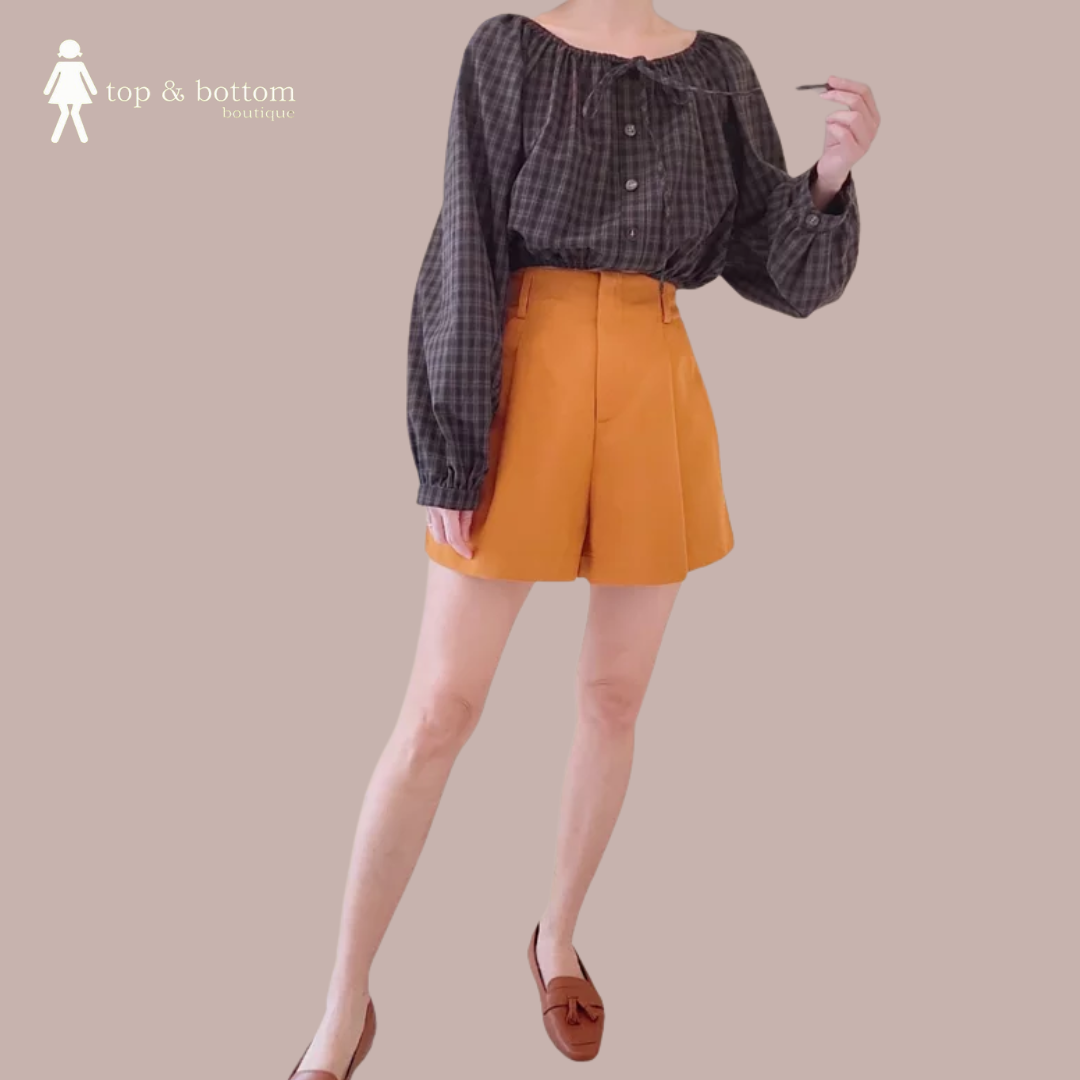 HIGH WAISTED PLEATS SHORTS