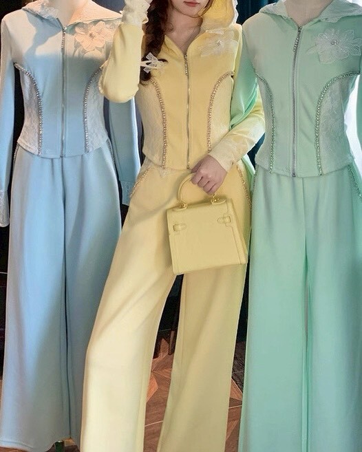 設計師家重工拼接蕾絲鑽飾胸花朵休閒套裝