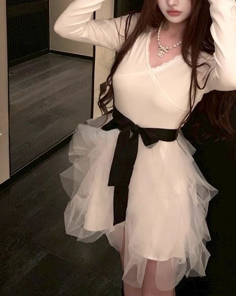 V領棉質拼接紗質側拉鍊綁腰洋裝