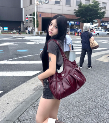 ILLIGO 琥珀扣單肩包 皮革機車包 肩背包 斜背包 附長肩帶 托特包 側背包 單肩包 (4色)