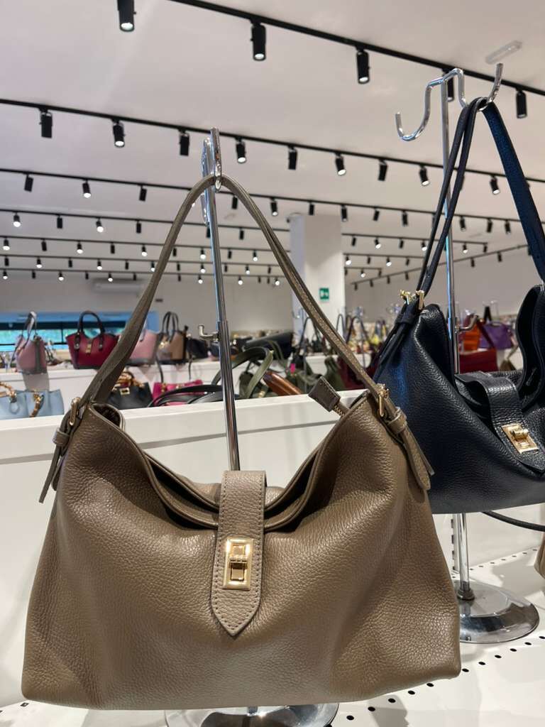 【直播】意大利皮具 LL102624 側孭袋