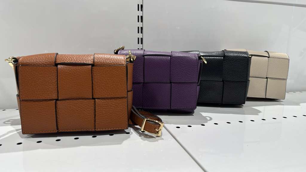 【直播】意大利皮具 LL102626 格仔斜孭包