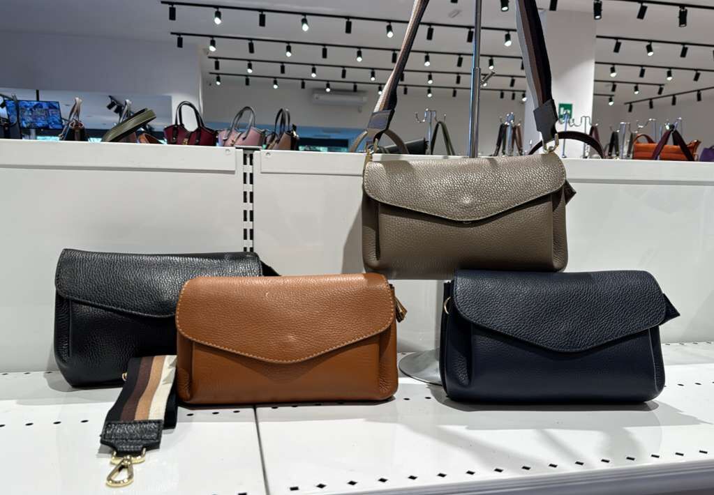 【直播】意大利皮具 LL102630 粗帶斜孭包