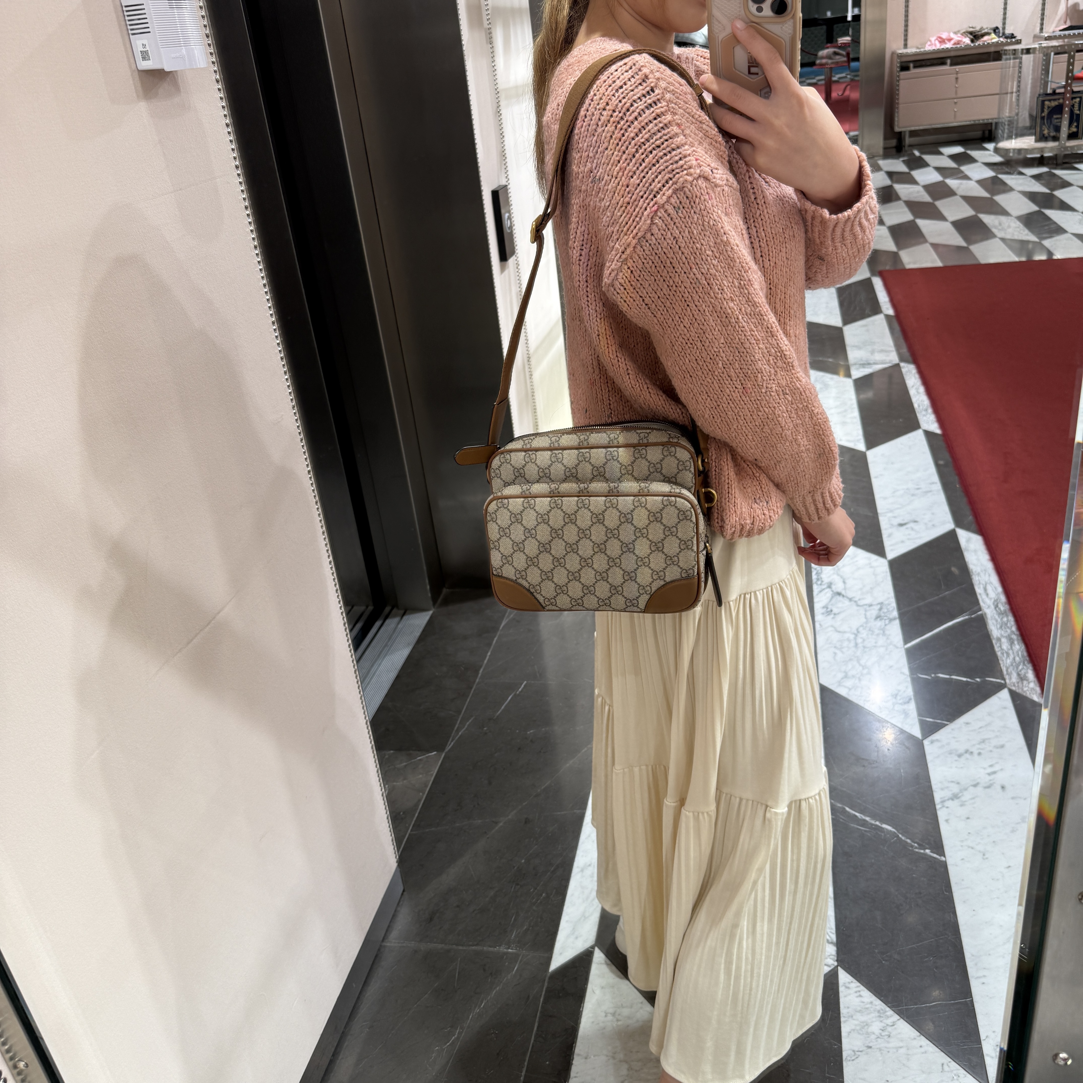 Gucci bag GG Emblem medium crossbody bag 821160