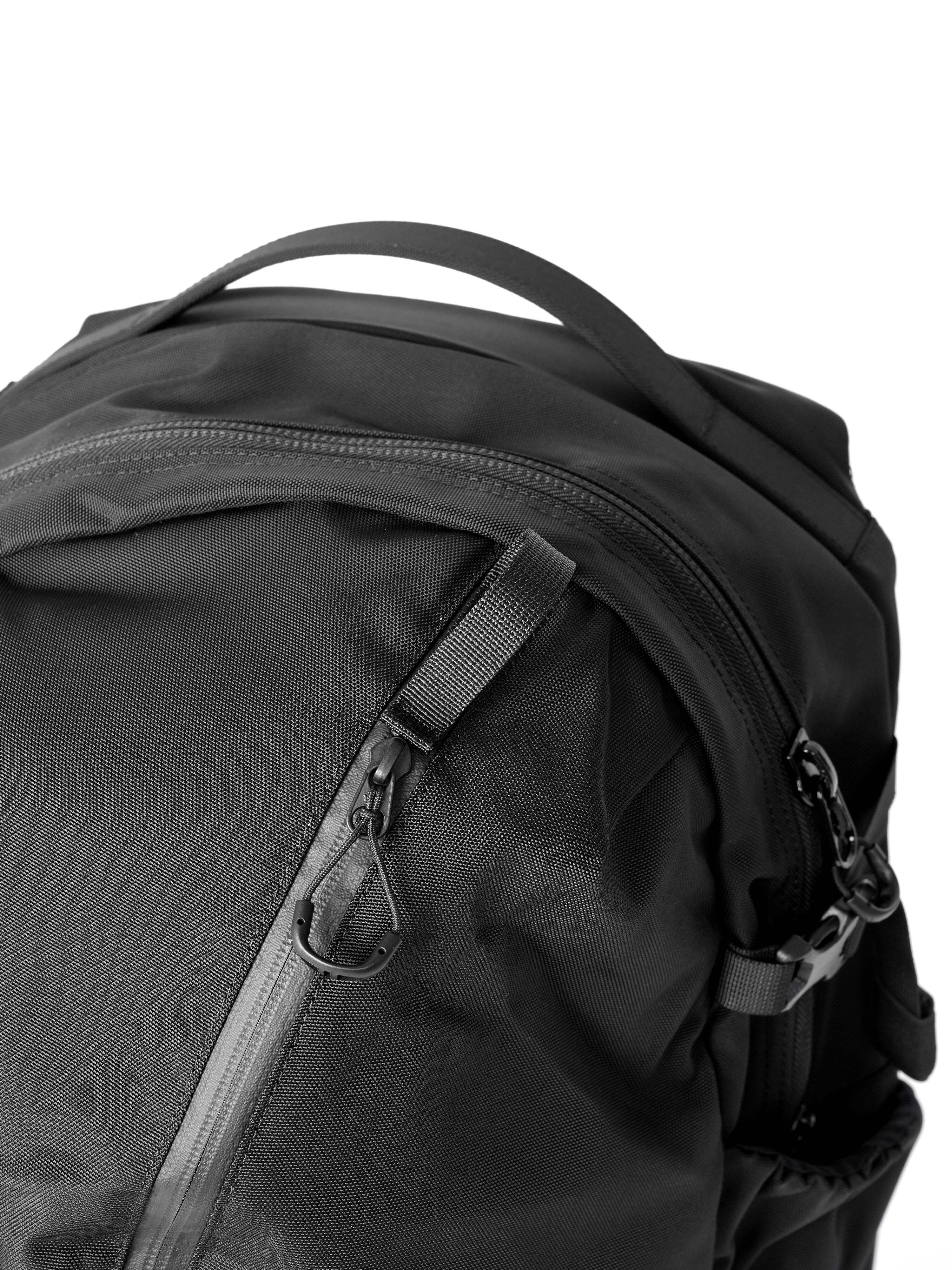 CMF OUTDOOR GARMENT 25F/W WEEKENDERZ