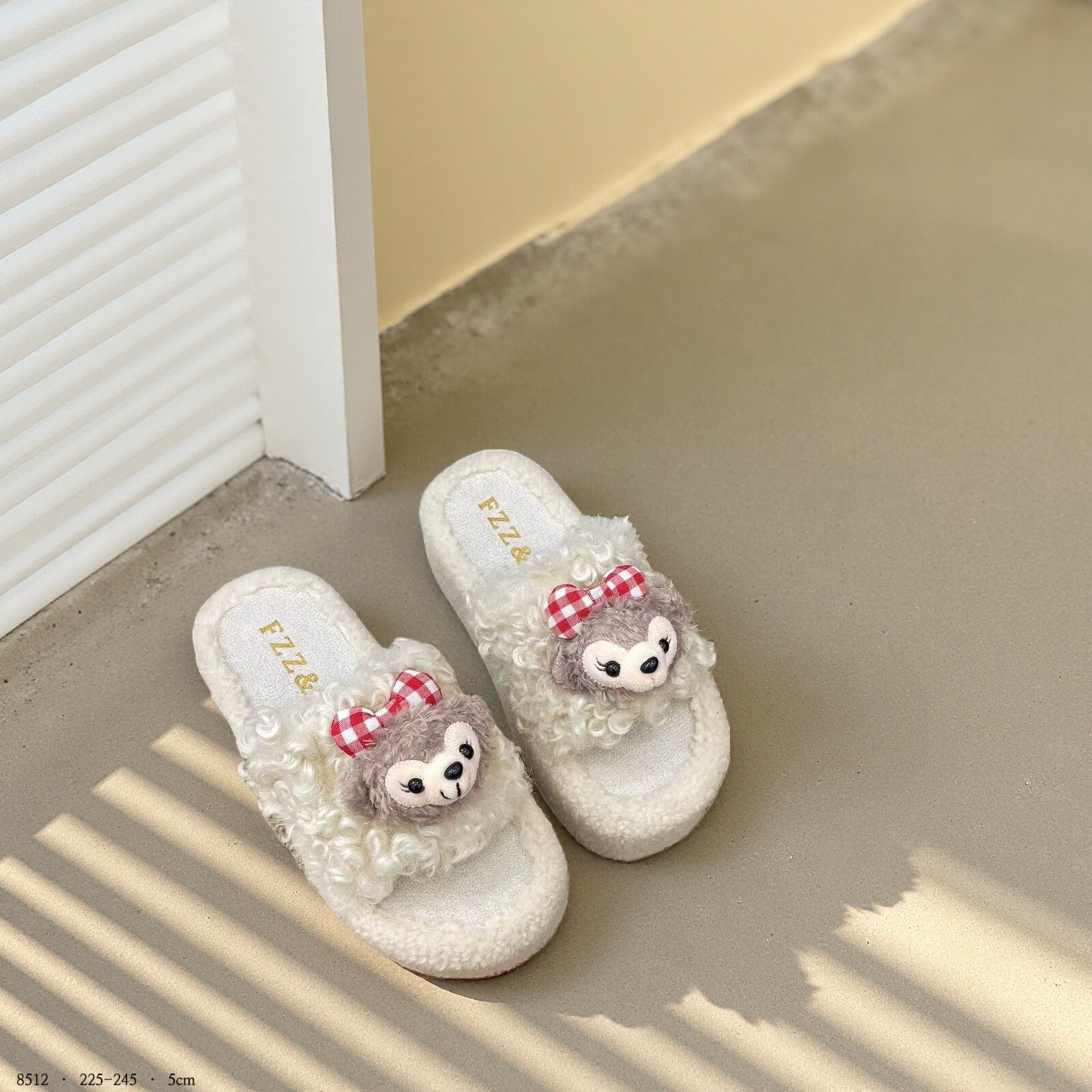 8512-韓國泰迪蝴蝶絨毛厚底拖鞋