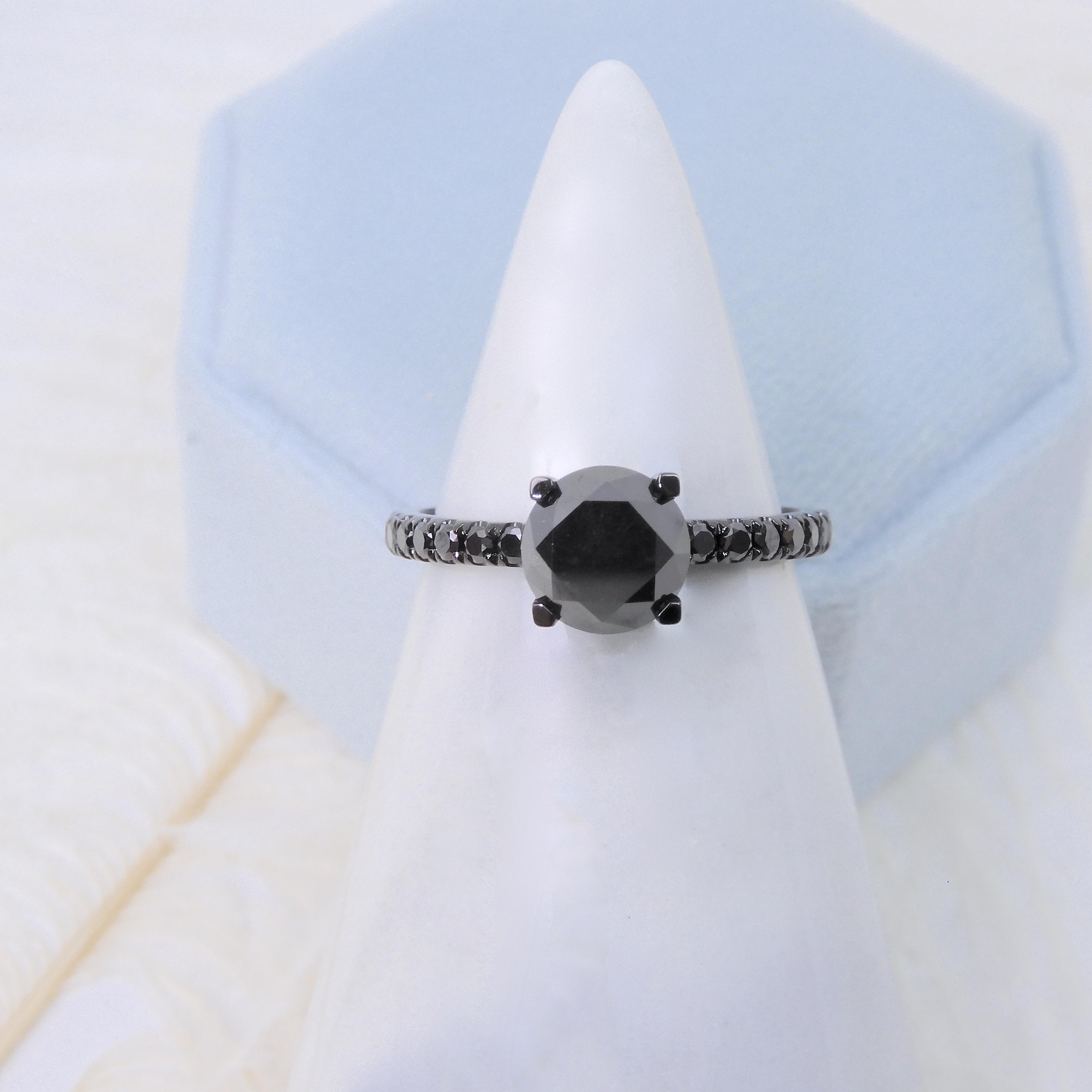 訂製 18K金 1.57ct 黑鑽戒指