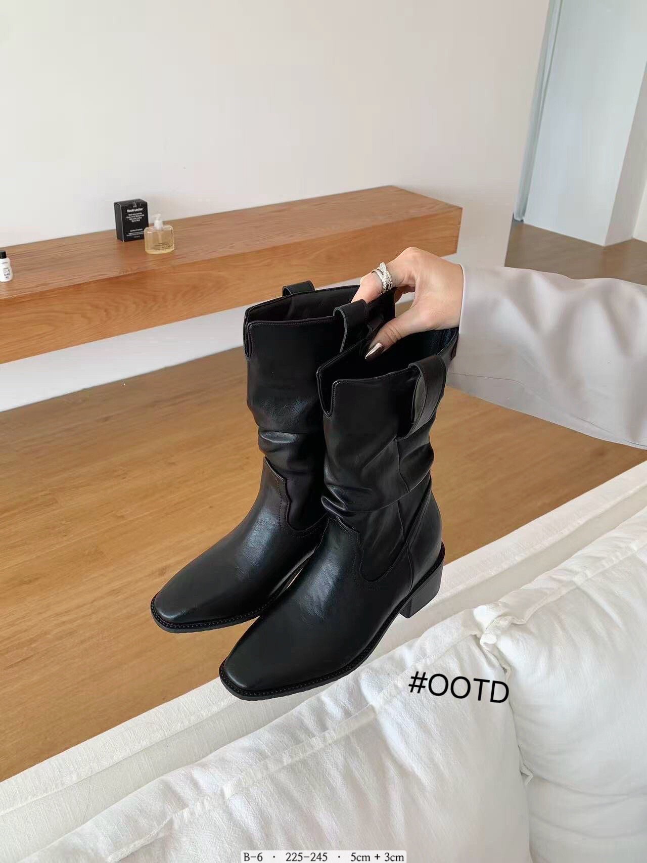 B-6韓國皺褶內增高中筒牛仔靴