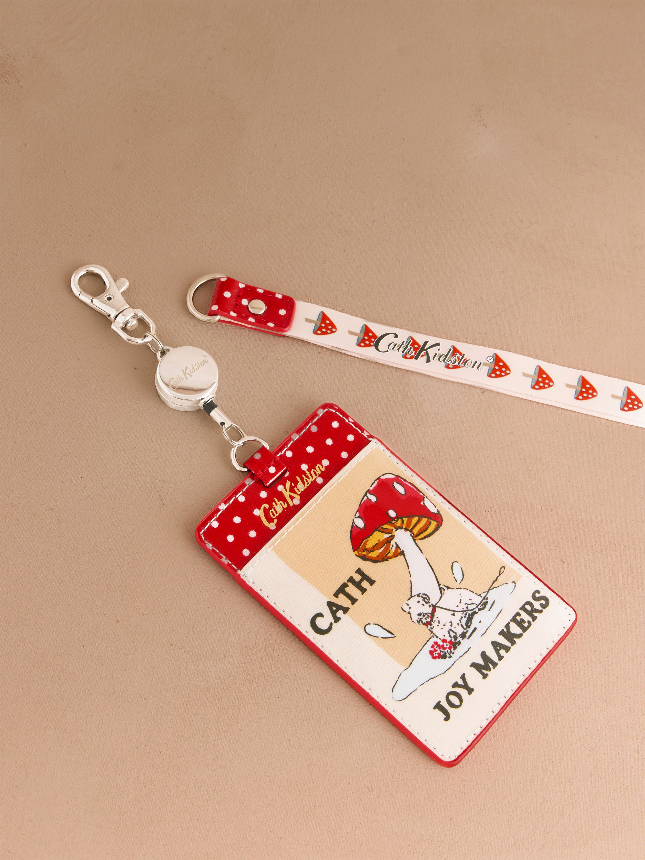 Mushrooms 伸縮識別證件套票卡夾