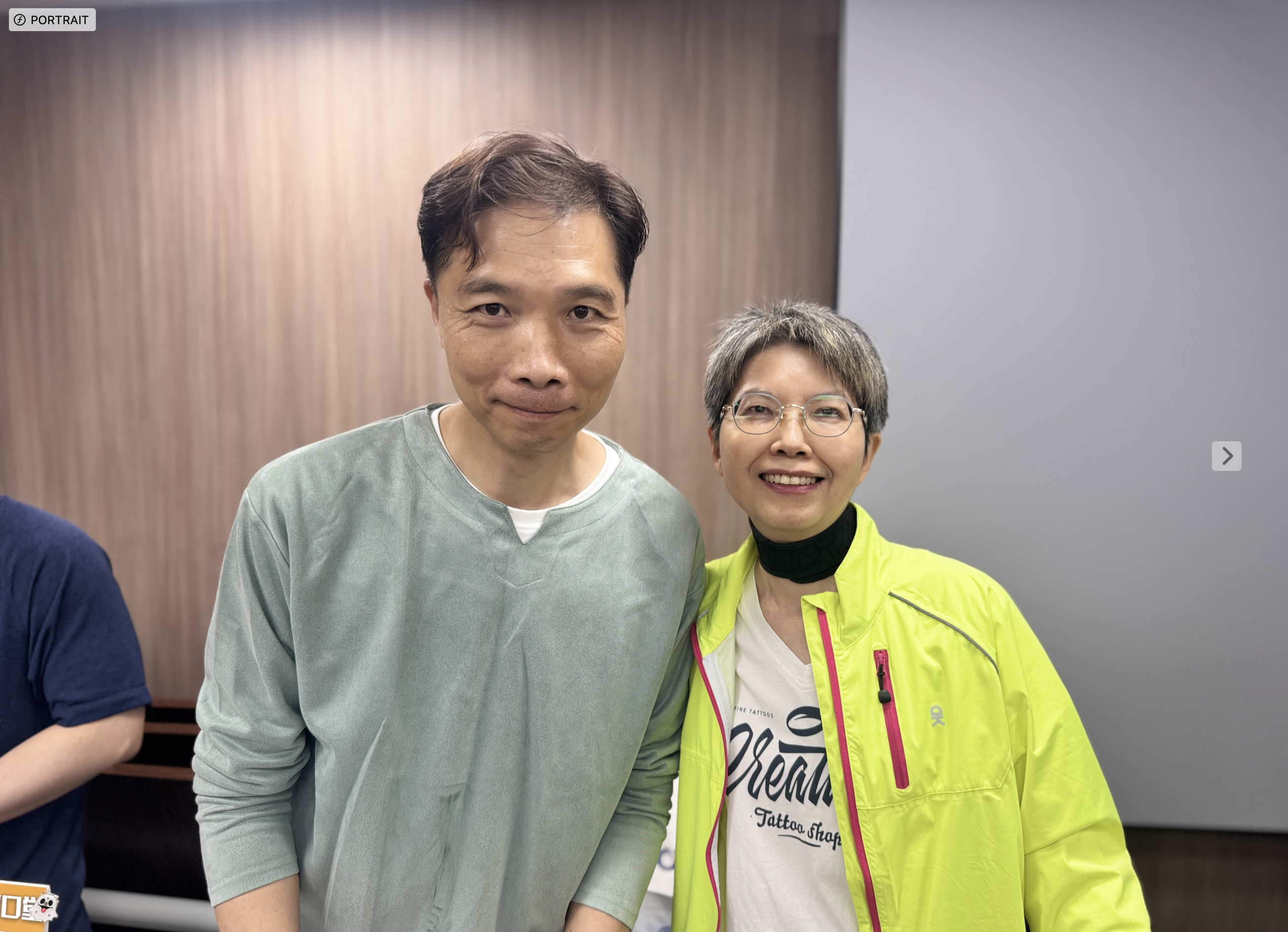 兩位產品受惠者,左手邊男士今年60歲,右手邊女士今年62歲,真人個案