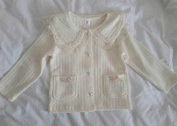 白色蕾絲花邊娃娃領針織外套