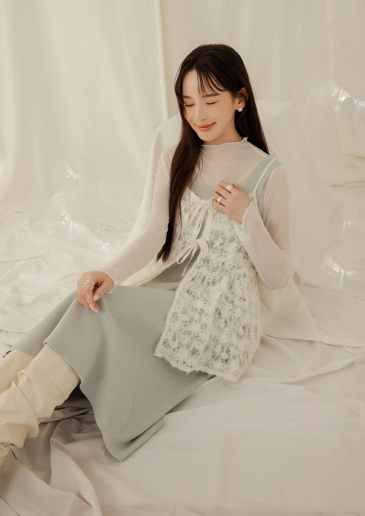 細肩壓花毛絨感吊帶背心