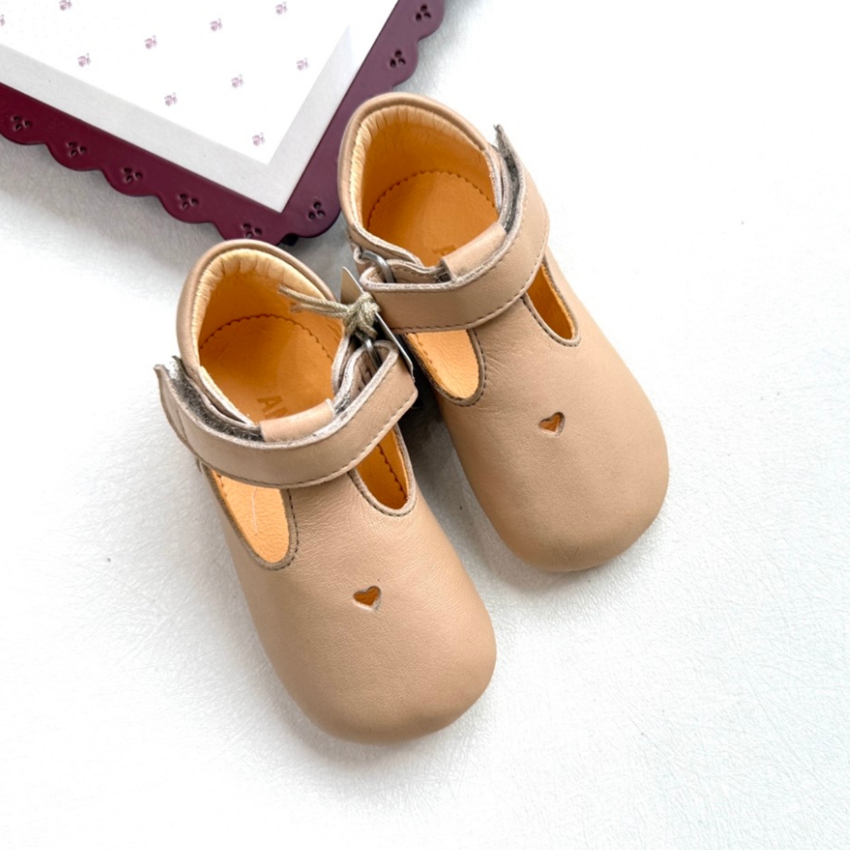 ANGULUS 小愛心學步鞋 Prewalker with heart and velcro closure - Oat