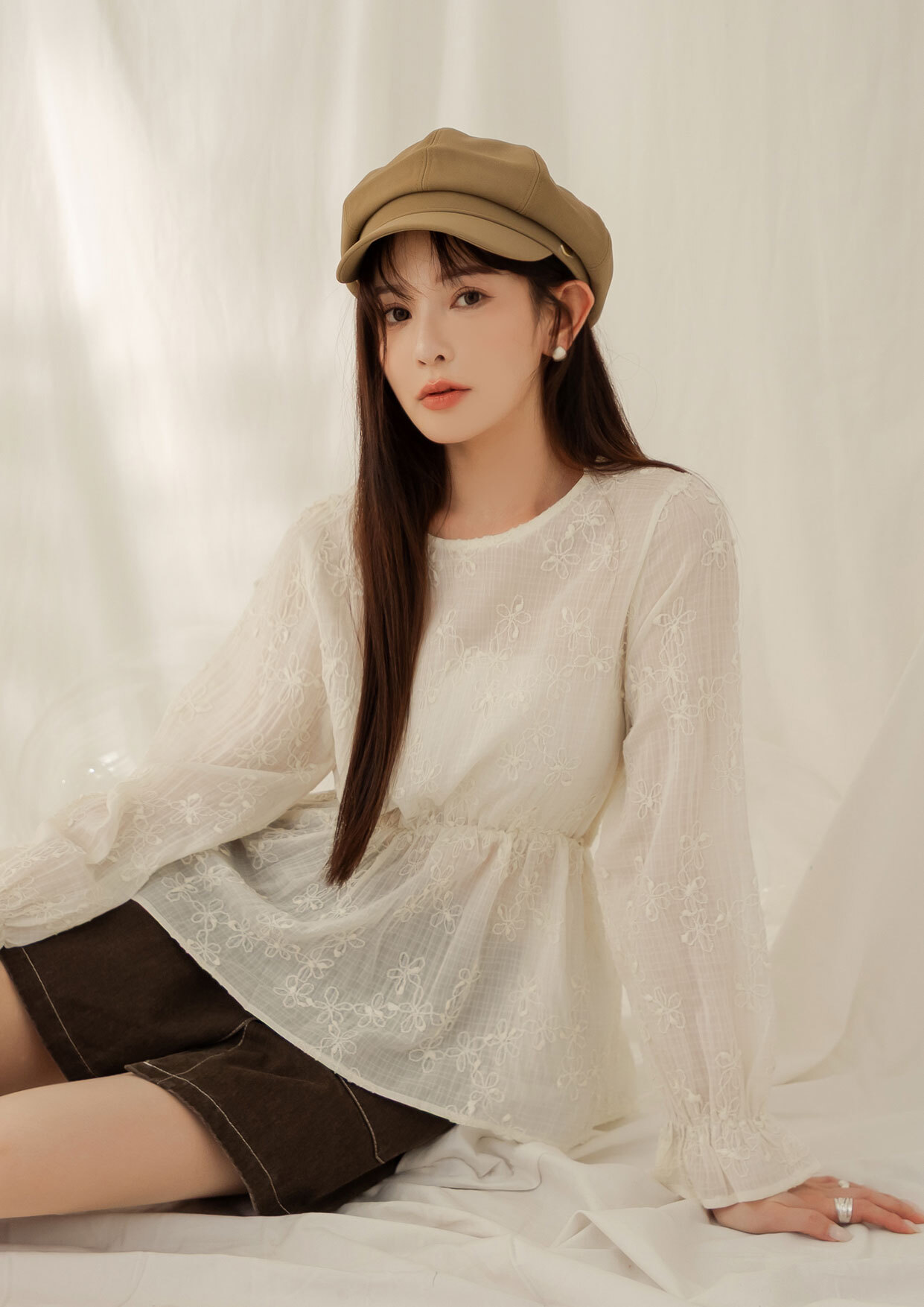 知性立體小花縮腰上衣