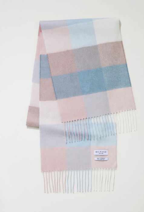 S10 3 Square Cashmere Scarf - Seashell 頸巾size: 160CMx25CM 羊絨加長size：190CMx30CM 100%蘇格蘭製造 羊毛$188 羊絨$488 羊絨加長$688
