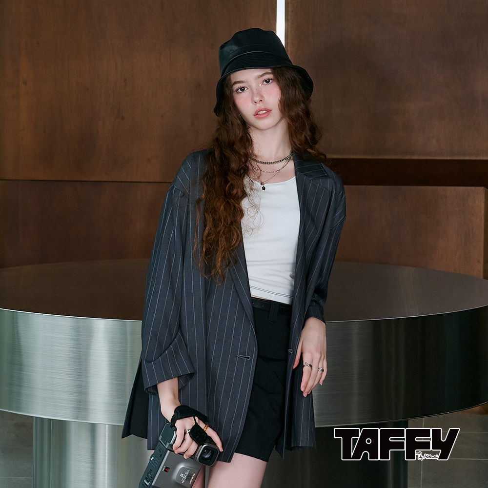 MA‧TSU Mi 簡約寬鬆設計感雙排釦落肩大翻領西裝外套(深灰.黑)