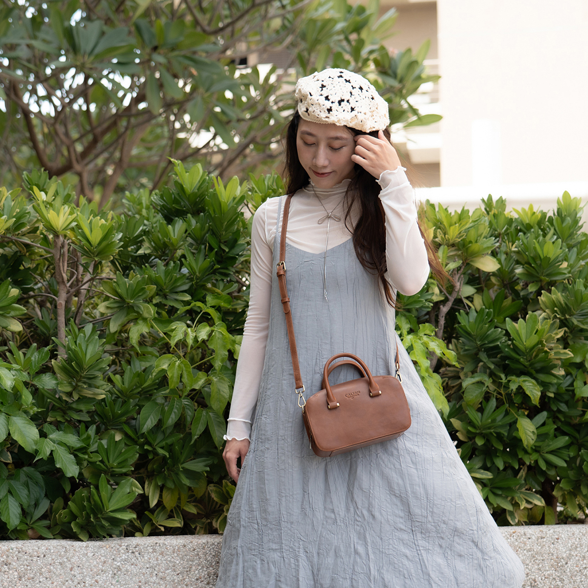 Belle Arc立體真皮萬用包-234079ht