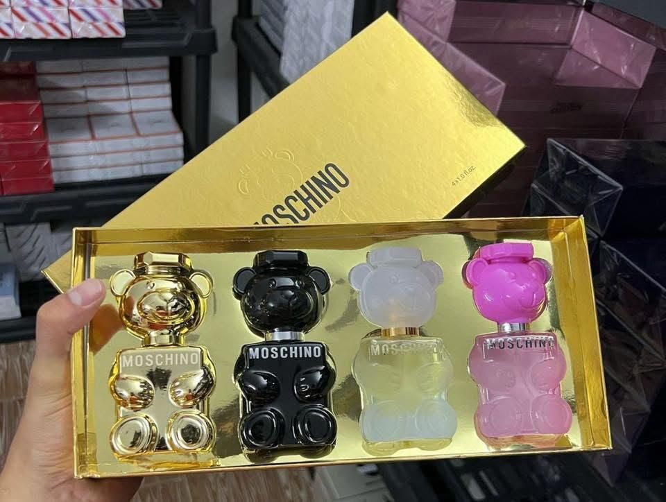 Moschino 金色盒香水四件套| 噴頭
