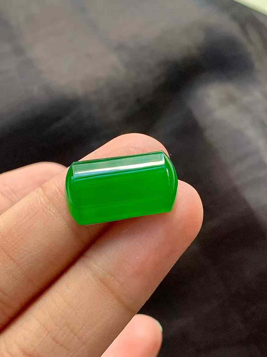 1014351 翡翠馬鞍