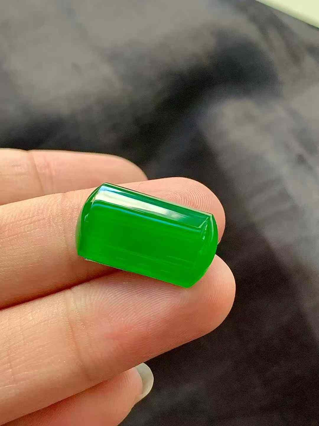 1014351 翡翠馬鞍