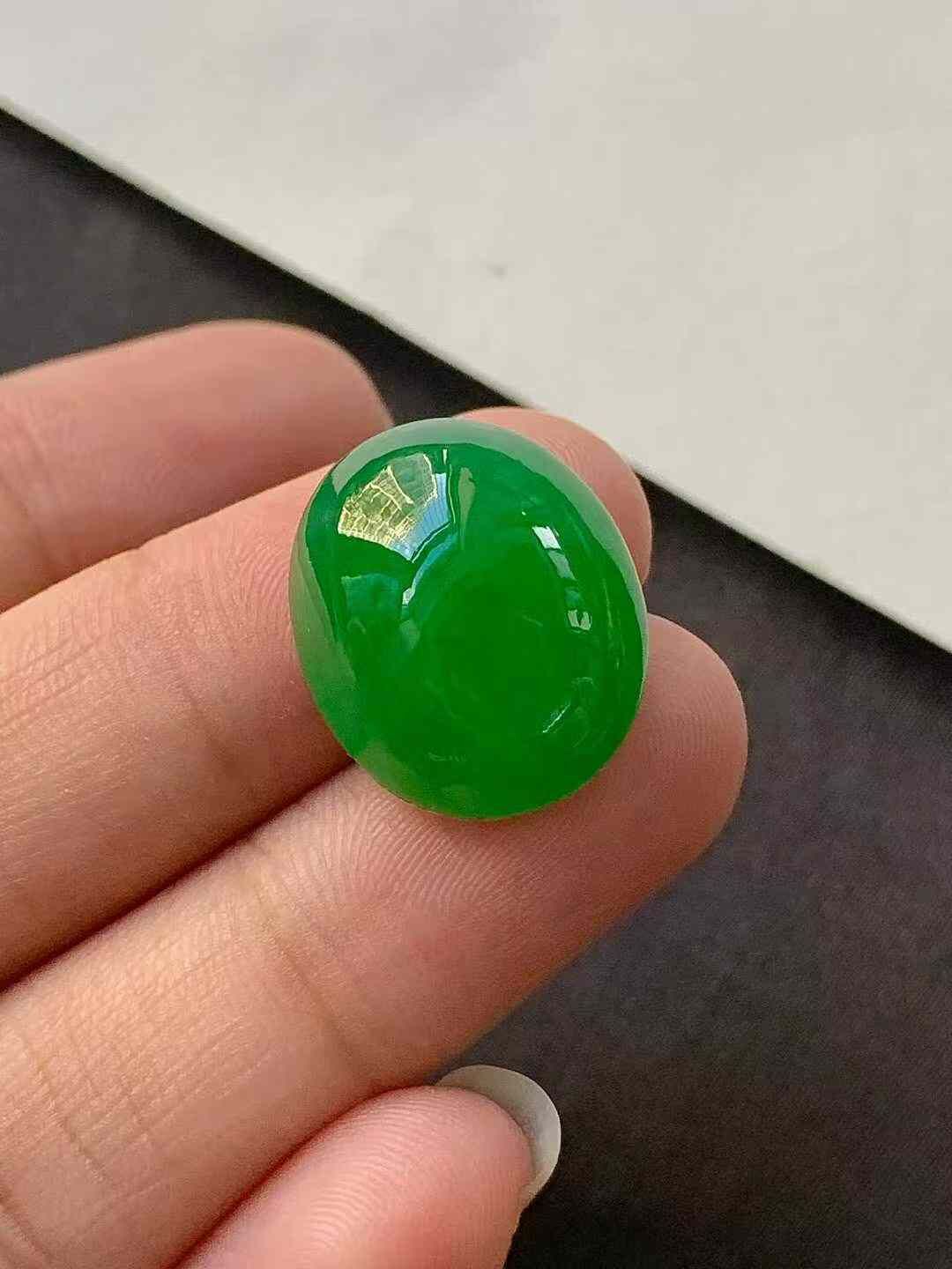 1014352 翡翠蛋面