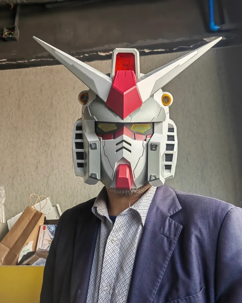 【現貨】高達元祖頭盔 真人可穿戴 發光面具 6987090621862