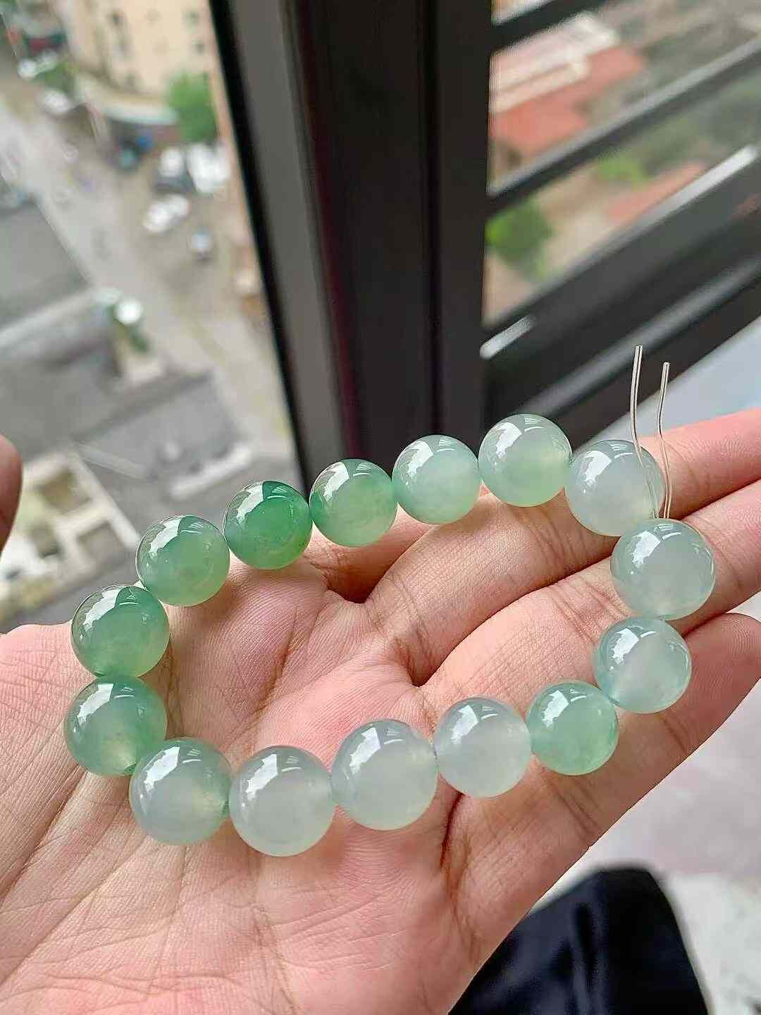 1014355 翡翠珠子手串 (12.8mm直徑)