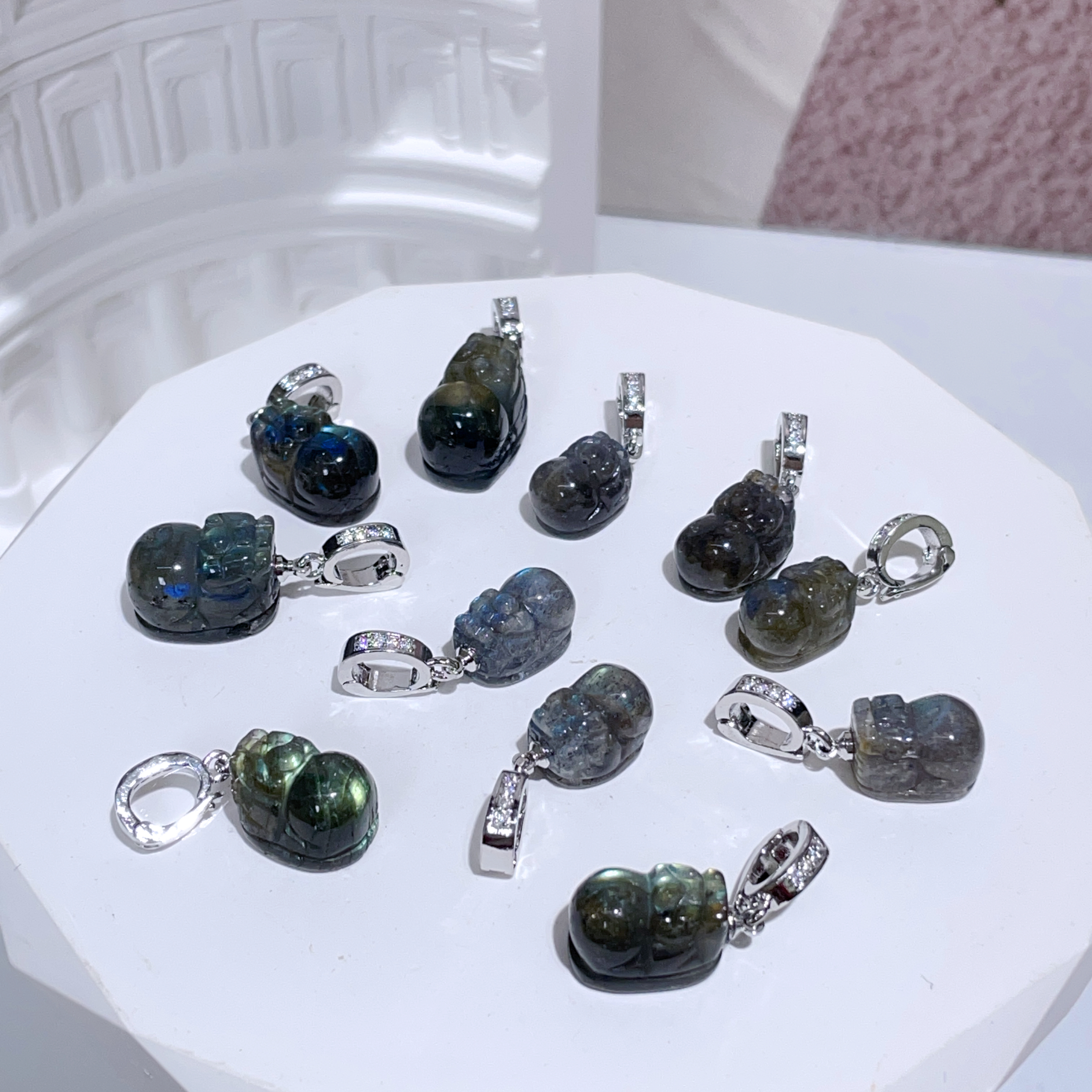 E314 灰月亮貔貅隨意扣吊墜