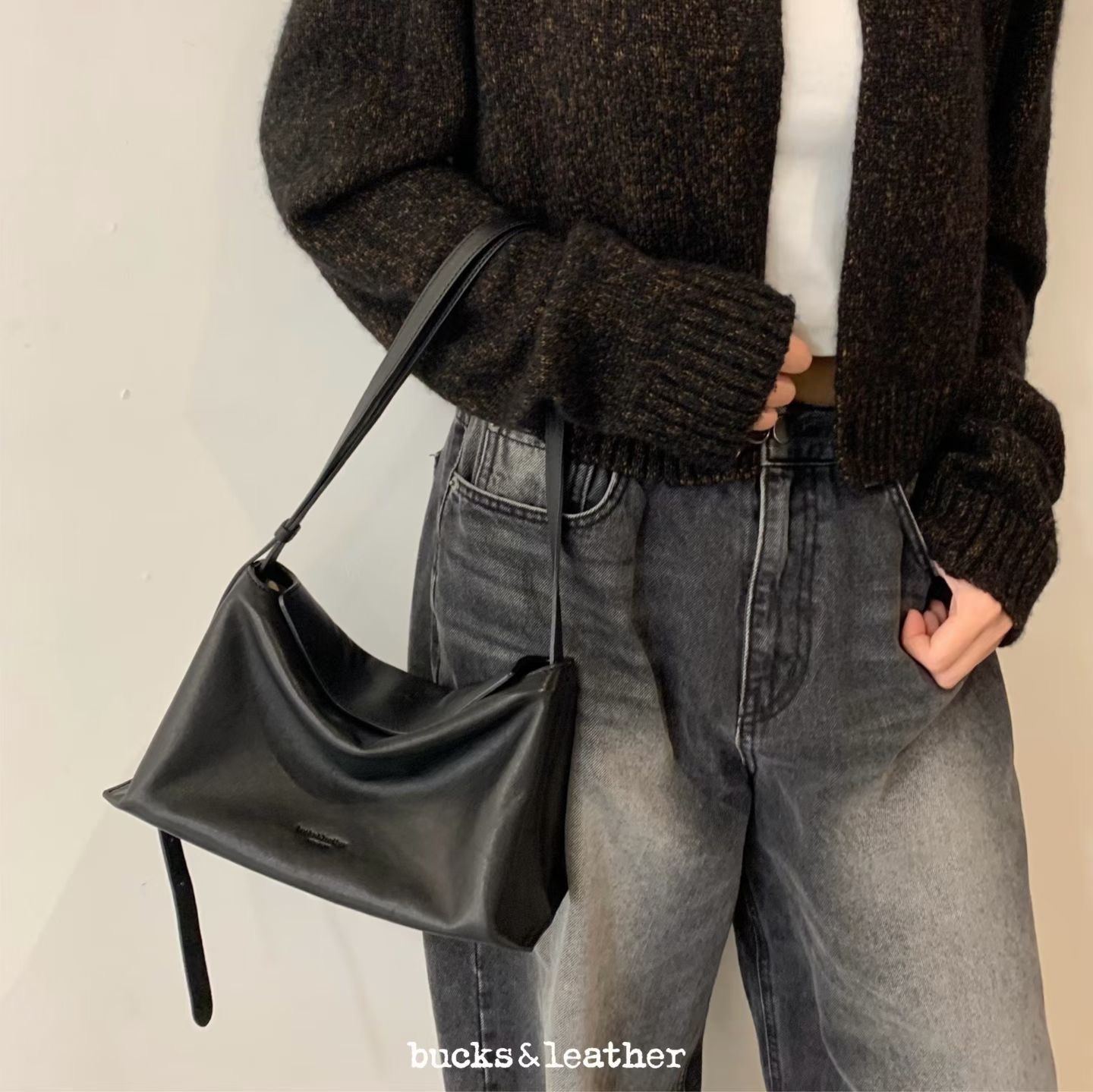 【優惠預訂】韓國BUCKS & LEATHER 磁吸枕頭2用袋 - M SIZE