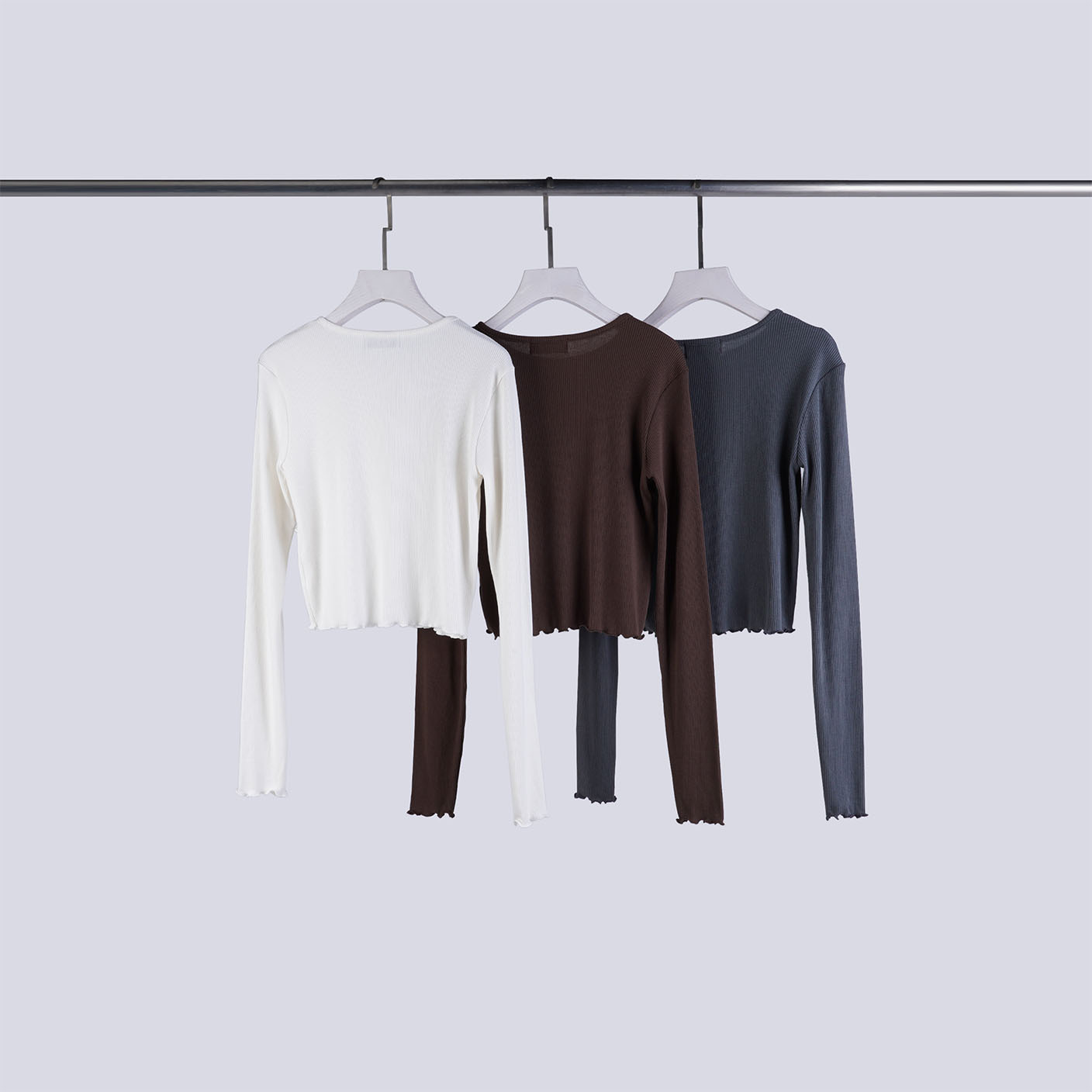 設計感捲邊坑條上衣 | 3色