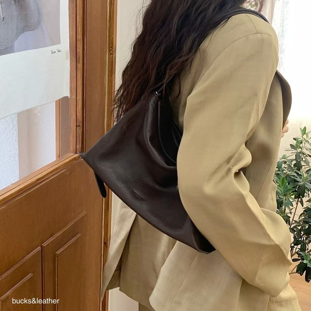 【優惠預訂】韓國BUCKS & LEATHER 磁吸枕頭2用袋 - L SIZE