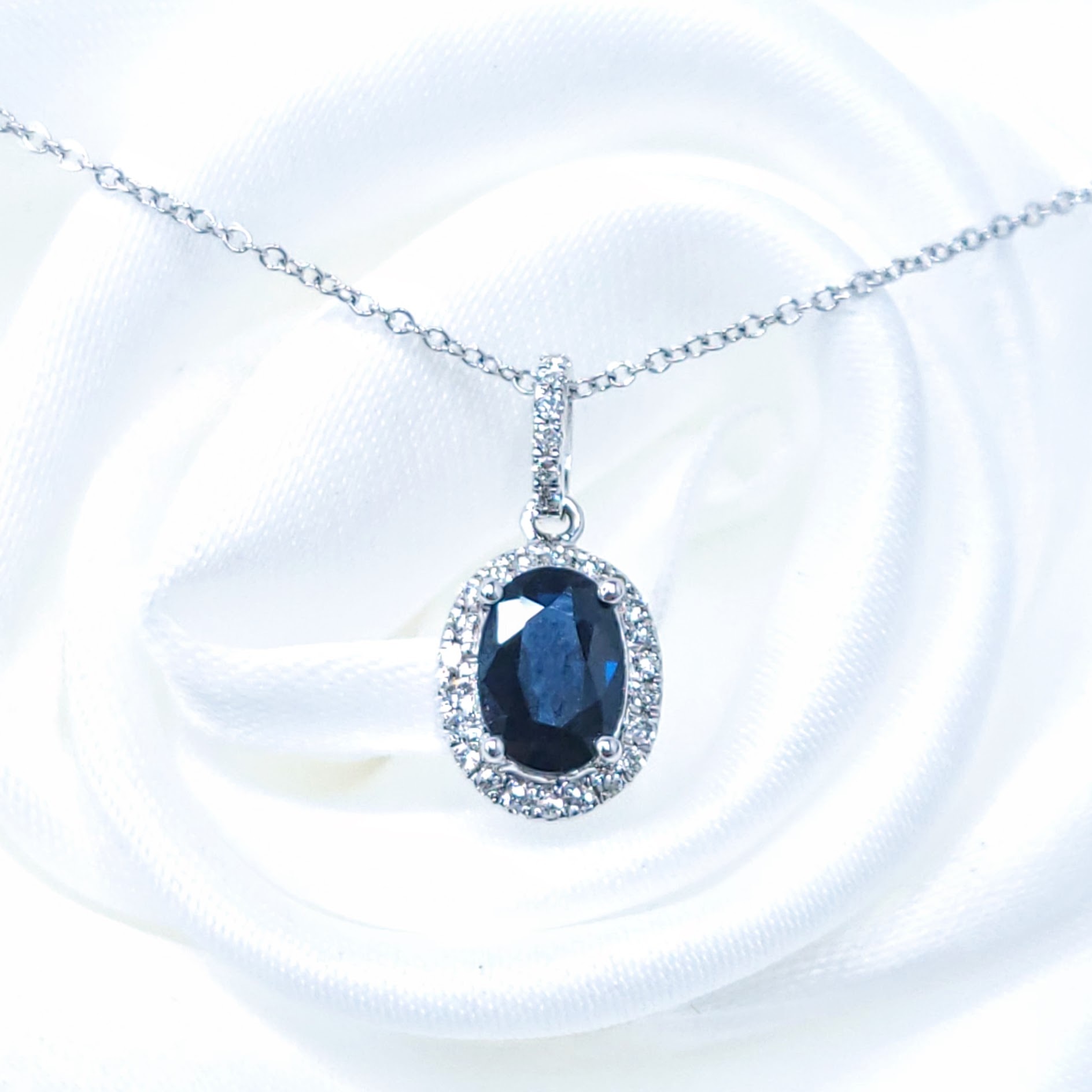 18K White Gold 0.92ct Sapphire and Diamond Pendant