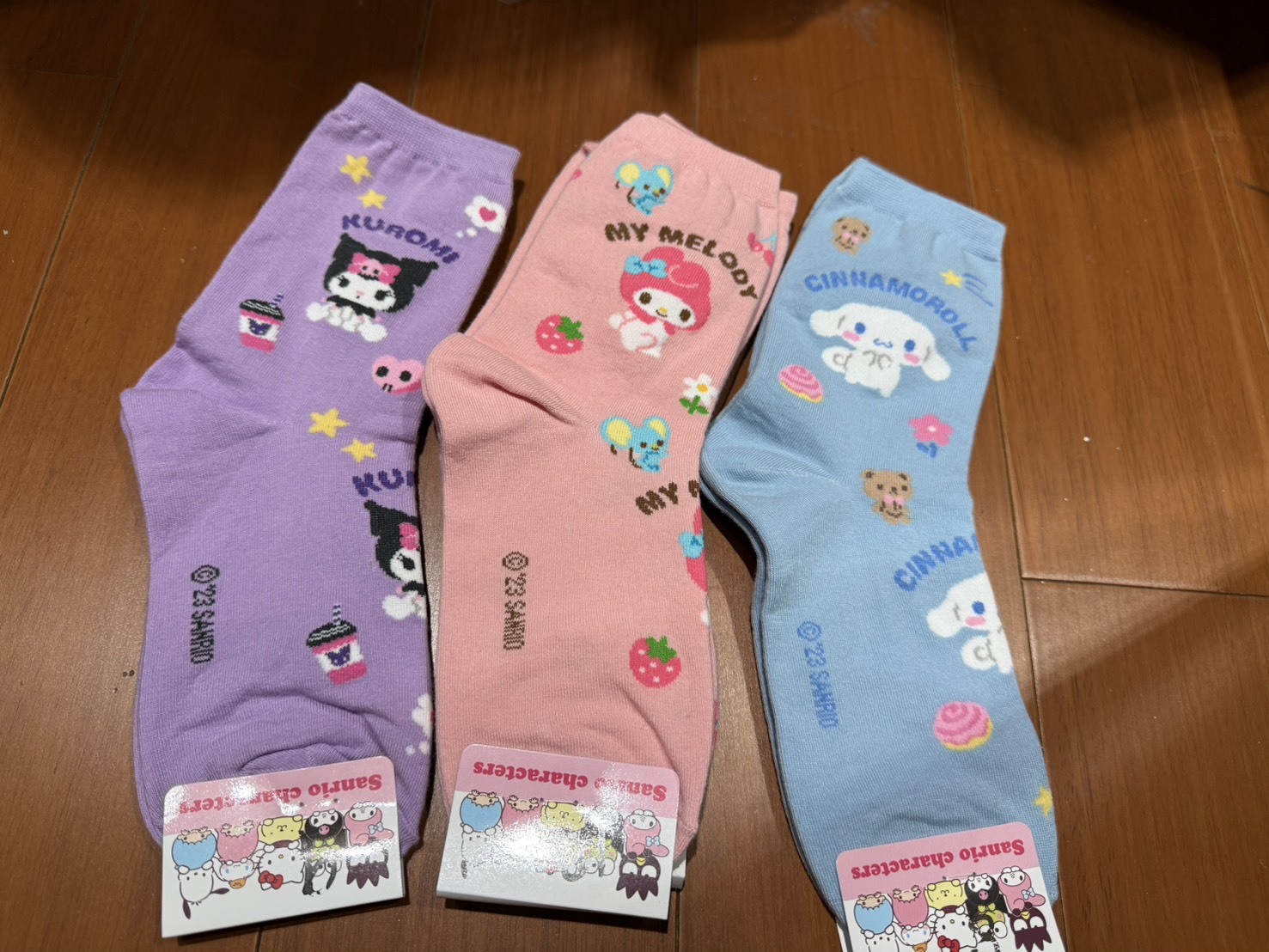 韓襪-三麗鷗朋友中長襪