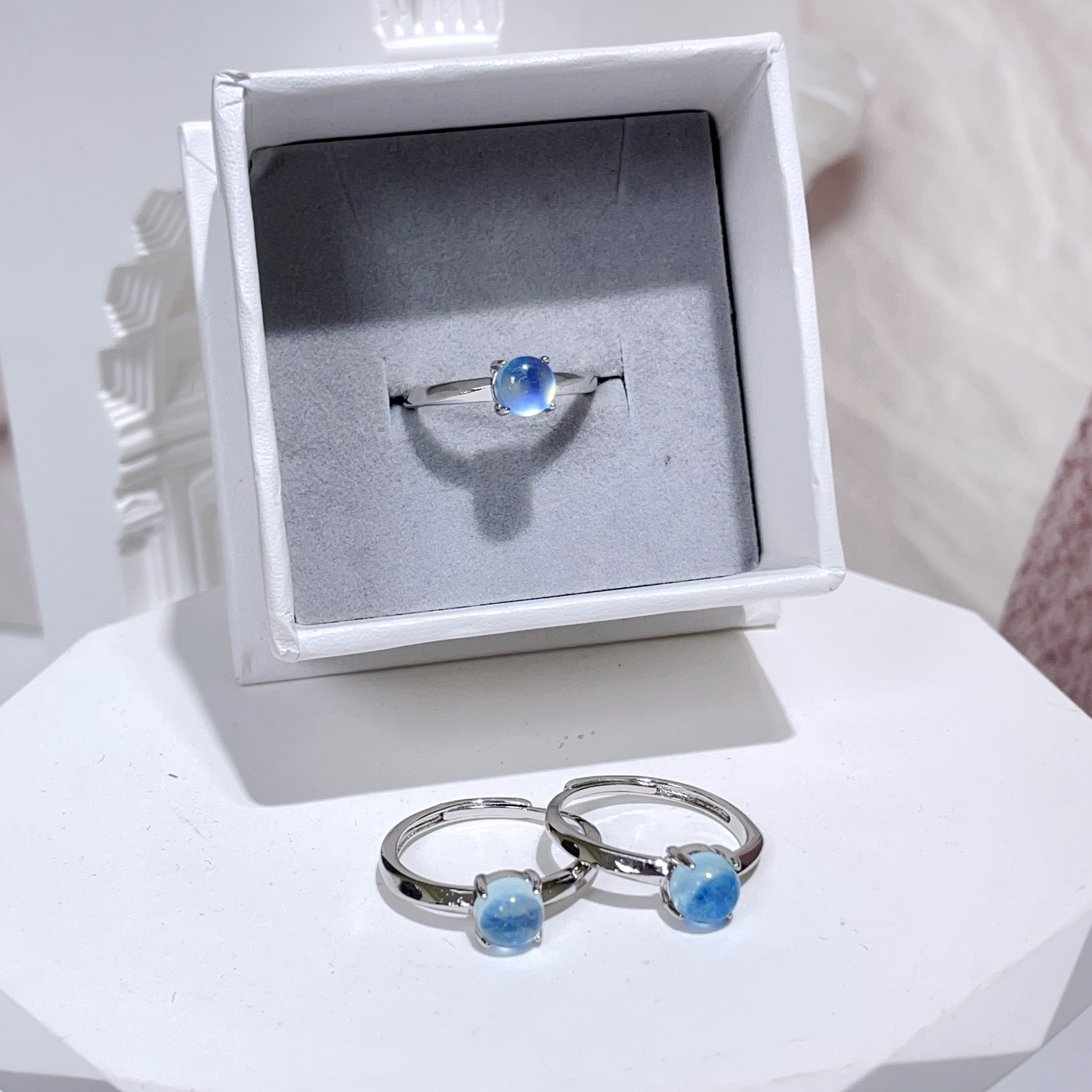 E241 海藍寶圓四爪戒指