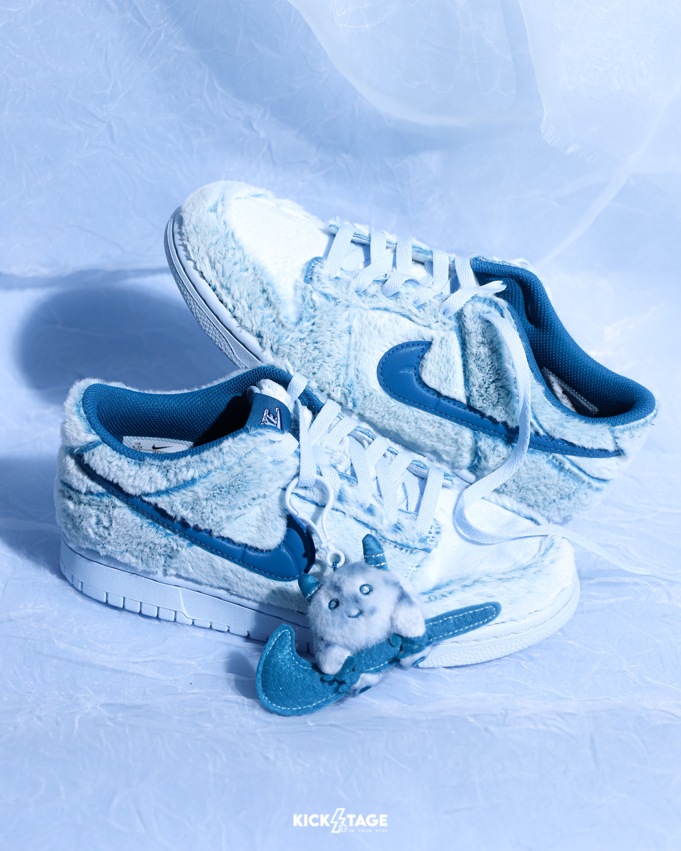 <限量商品不退換> 大童鞋 女生尺寸 NIKE DUNK LOW GS 'Abominable Snowman' 雪怪 雪寶 絨毛 吊飾 運動鞋 休閒鞋【IM7171-301】