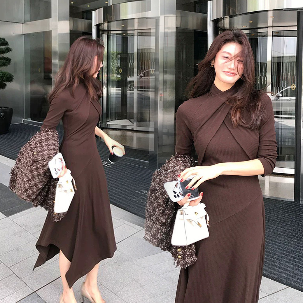 巧克力色系交叉領口不規則裙擺長洋裝-S-L (Elegant & Love)