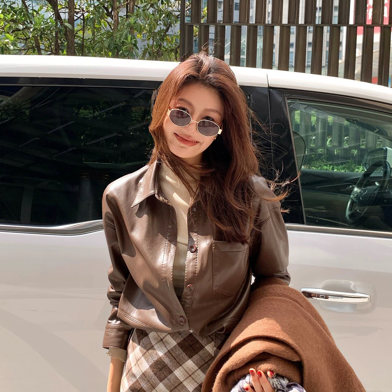 巧克力色系翻領PU皮革襯衫上衣-S-L (Elegant & Love)