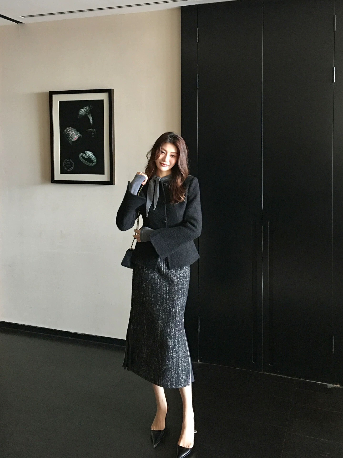 石墨灰圓領排釦收腰羊毛西裝外套-S-XL (Elegant & Love)