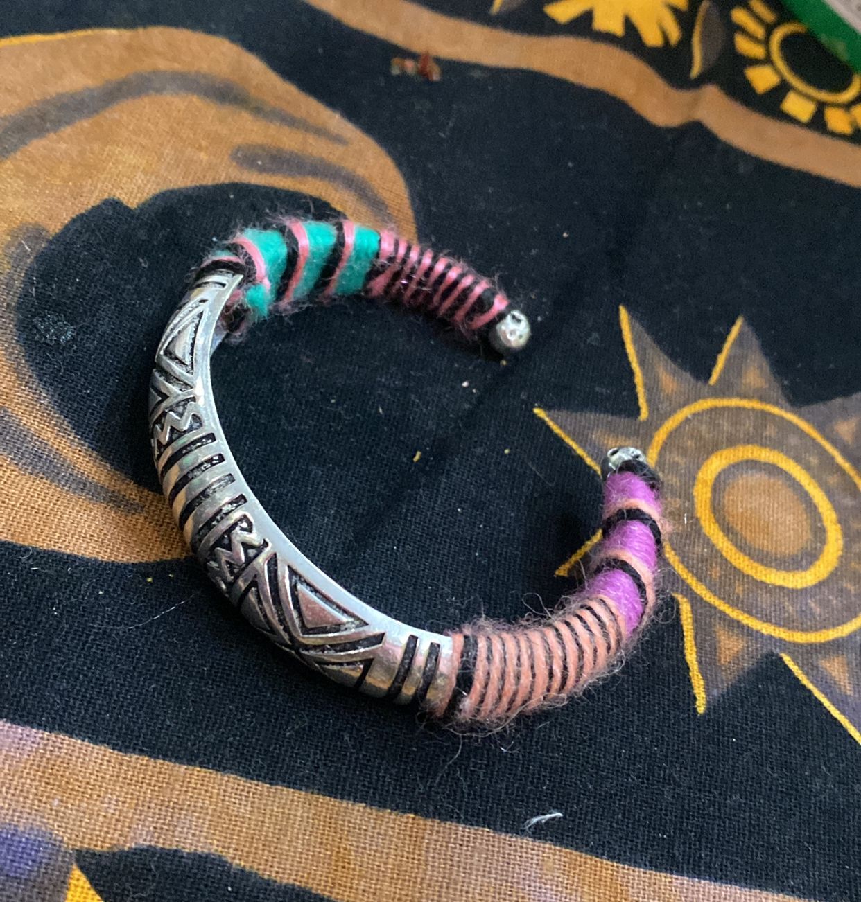 [訂貨] (印度直送 大約3-5星期) 七彩線銀色手鈪 - K168 (1027live)