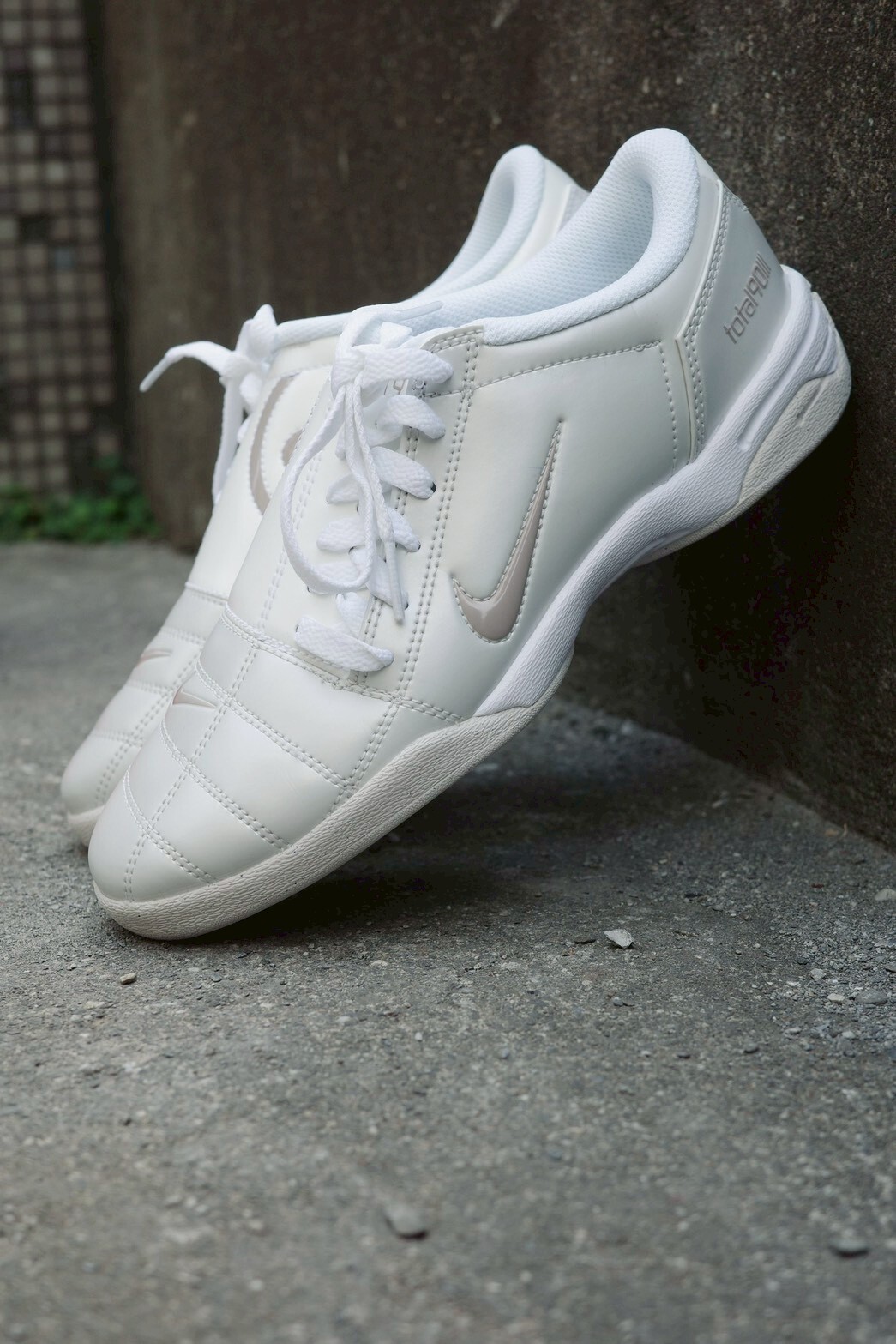 Nike Total 90 珍珠白 HQ2851-002