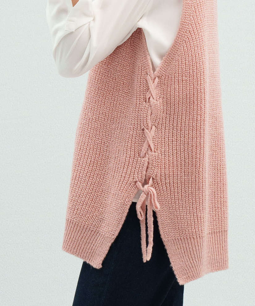 圓領針織背心穿繩細節設計