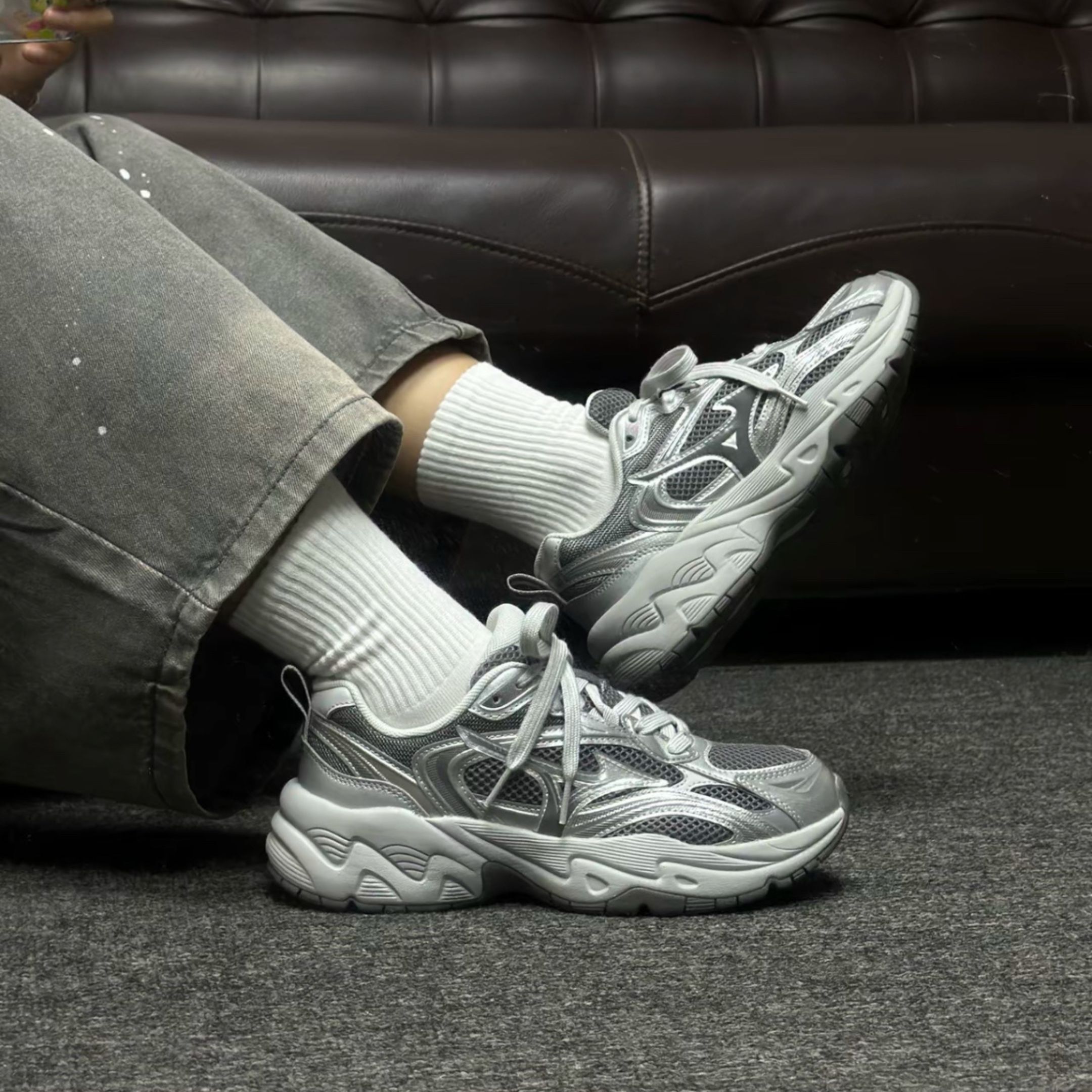 NICEDAY 代購 Mizuno Trainer 2K V2 灰銀 銀灰 復古 亮面 老爹 機能 D1GH250401